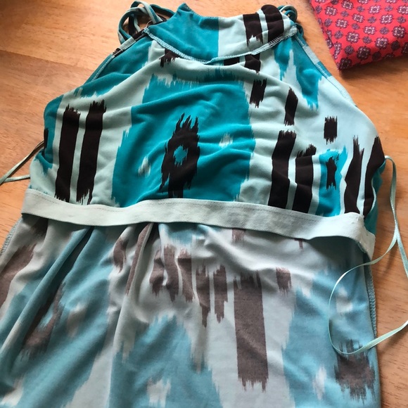 ⭐️Michael Kors blue/brown ikat printed top - Picture 9 of 12